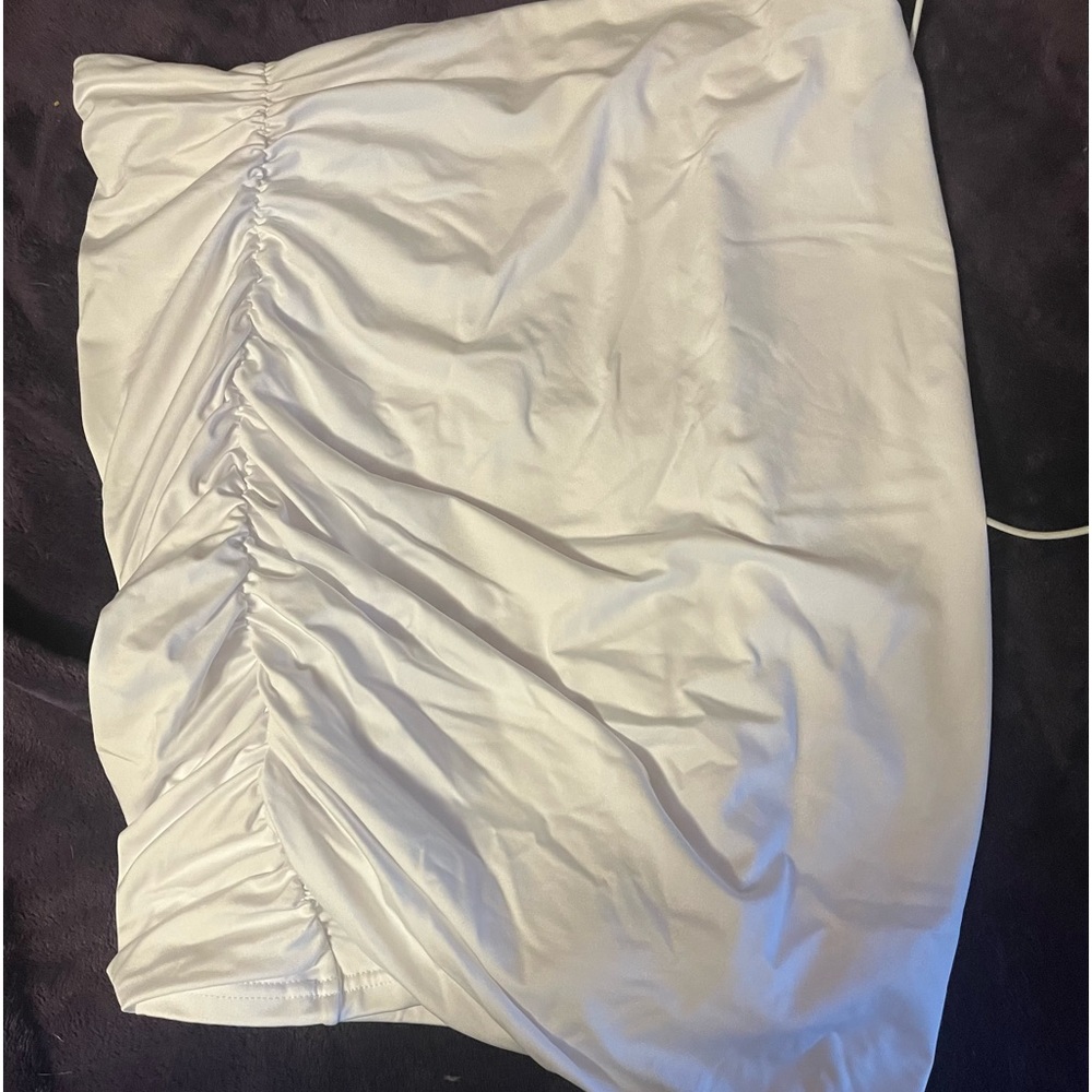 white XL scrunch skirt